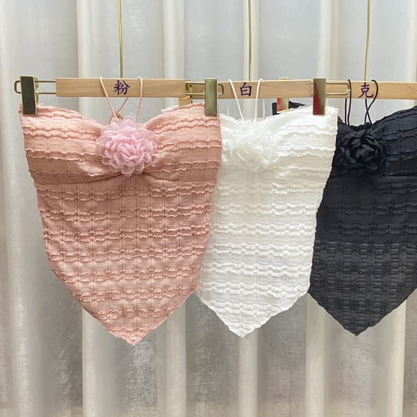 Lyserød mesh-vest med stropper og ensfarvede blomster Pink