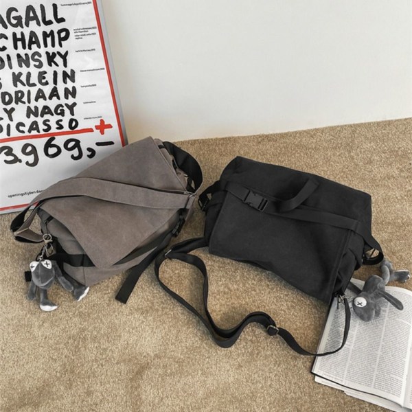Nylon Crossbody Bag Messenger Laukut MUSTA, RIIPPUUS black with pendant-with pendant