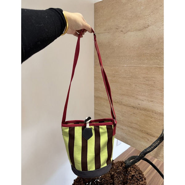 Axelväskor Bucket Bag BRUN brown