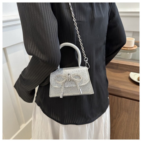 Axelväska med rosett SILVER Silver