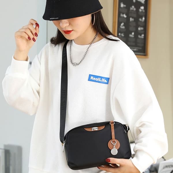 Crossbodyväska Axelväskor BLÅ Blue