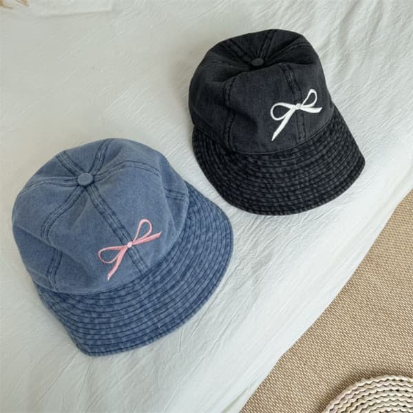 Rosettbroderad Solhatt i Denim, Blå Blue