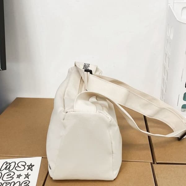 Axelremsväska Vit white