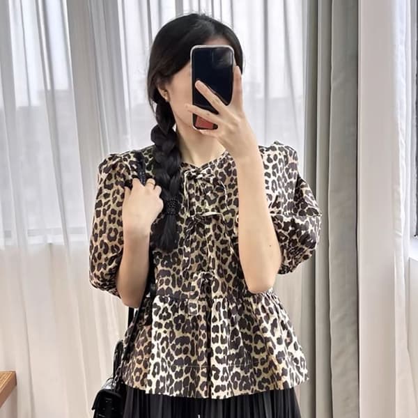 Leopardtrykket skjorte, kort erme, topper LEOPARDTRYKK S Leopard Print S