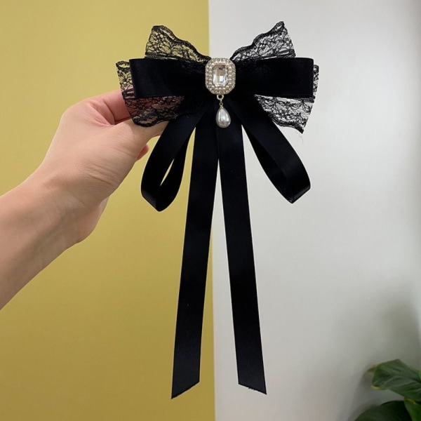 Fluga Spets Bowknot Broscher C C C