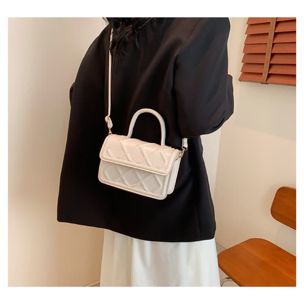 Olkalaukku Messenger Bag MUSTA Black