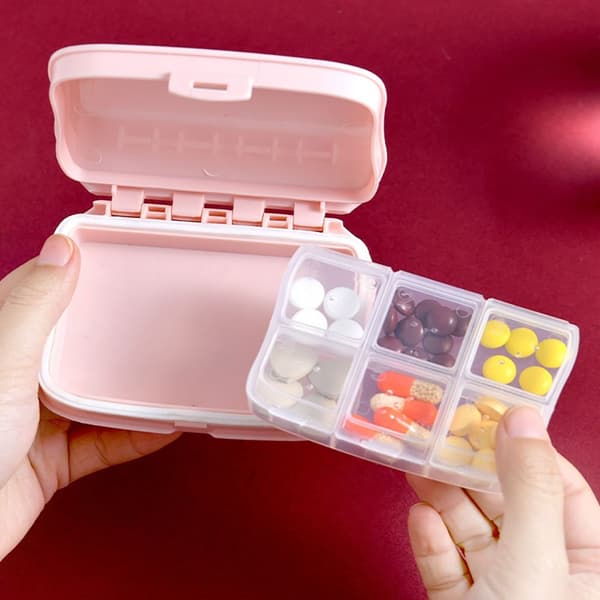 Liten pillerask i plast GRÖN Green