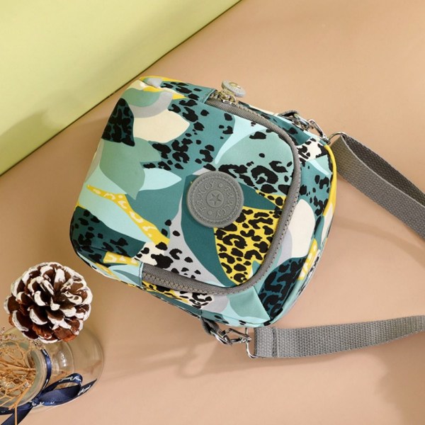 Printed Crossbody Bag Matkapuhelinlaukku 4 4 4