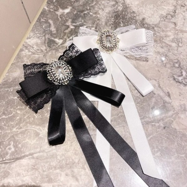Fluga Spets Bowknot Broscher C C C