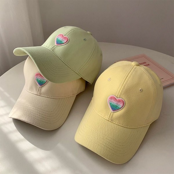 Love Heart -lippikset Peaked Cap MUSTA black