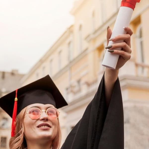 Holder til Studenterhue Studenterhueholder Hattehylde