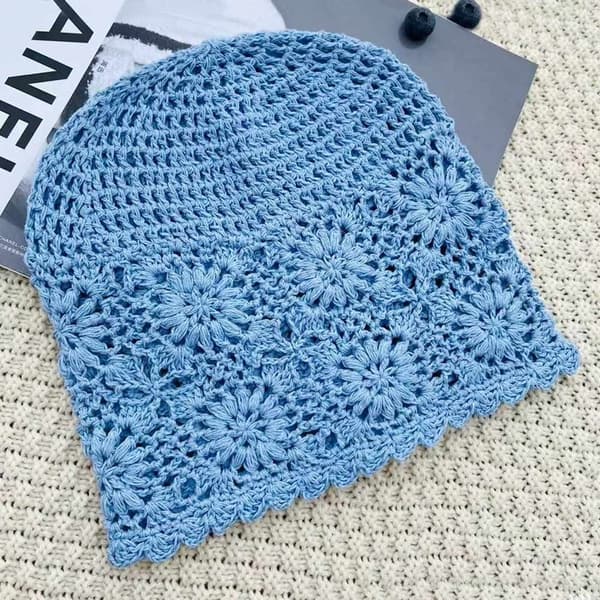 Stickad Basker Mössa BLÅ Blue