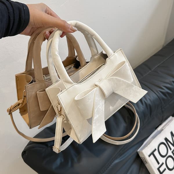 Bow Handväska Axelväska VIT White