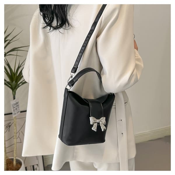 Bow Handväska Bucket Bag VIT White