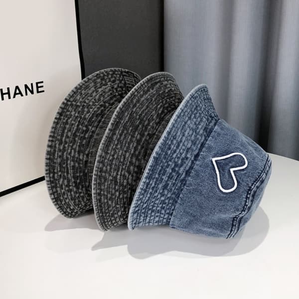 Bøllehat Solhat BLÅ-HVIDT HJERTE BLÅ-HVIDT HJERTE blue-white heart