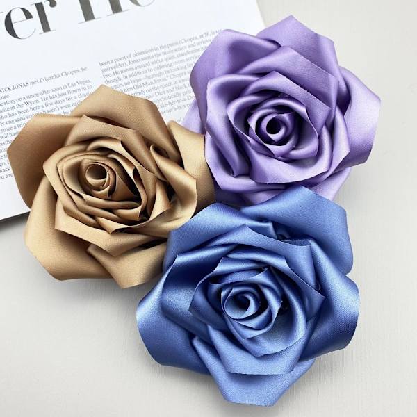 Stor blombrosch Corsage VIT White