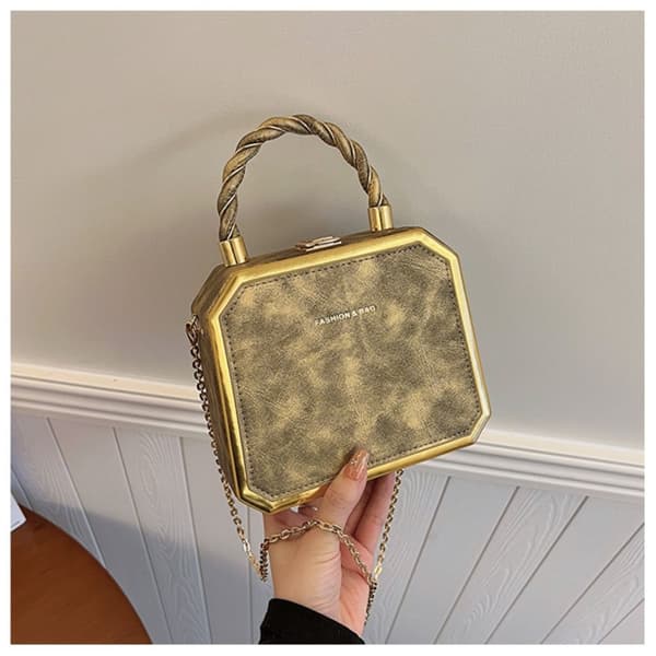 Mini Shell Crossbody -olkalaukku 6 6 6