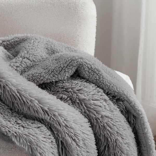 Mjuk fuzzy fuzzy fuskpäls filt grå – mysig, fluffig, plysch sherpa fleecefilt, lurvig, lurvig filt för soffa, säng, soffa, 50x60 tum, 640 GSM