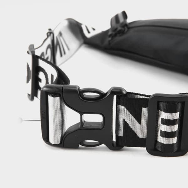 Thoughtfully Designed Comfortable High-Quality Waist Bag/Running Belt