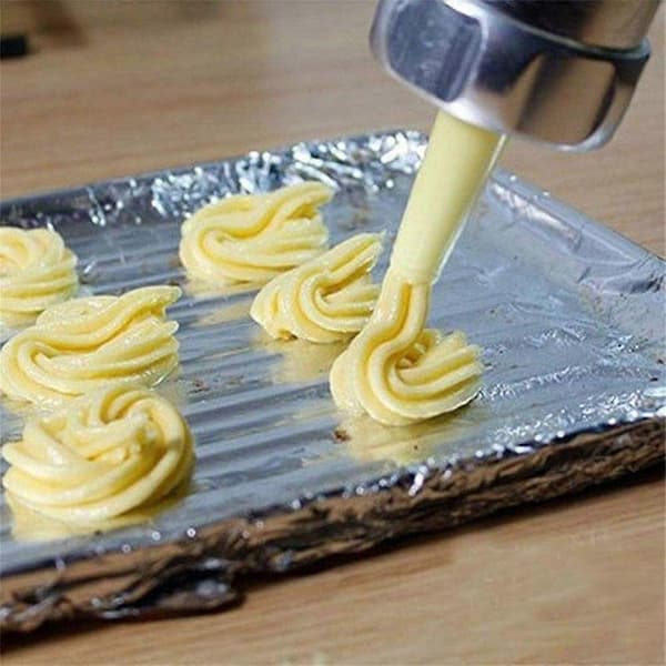 Kitchen Craft -keksienvalmistus- ja kakunkoristelusetti