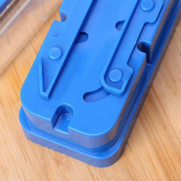 Pill splitter with compartment Single dose for smaller doses