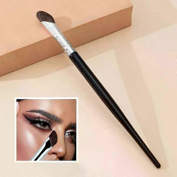 Mini konturerad foundationborste 109 för flytande eller krämiga foundations, bronzer, rouge, highlighter