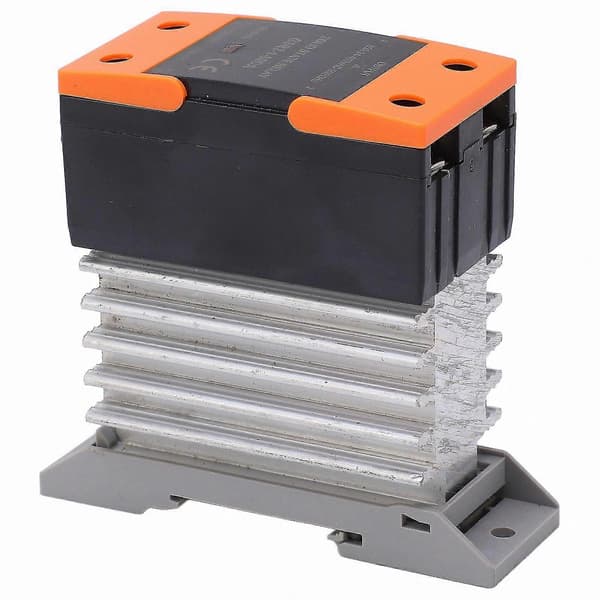 DC till AC Solid State Relä med Kylfläns för Industriella Applikationer DC3-32V Mångsidig Kompakt Design
