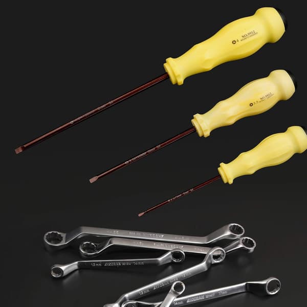 Triangular Screwdriver Set 4mm 3.5mm 3mm 2.5mm 2mm S2 Triangular Screwdrivers Steel Magnetic Tool Kit with Non-slip Plastic Handle 5 Pieces