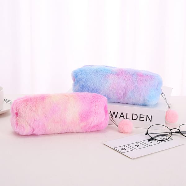 Material: PolyesterFärger: Pastell, Rosa, LilaPacklista: 1*pennfodral purple