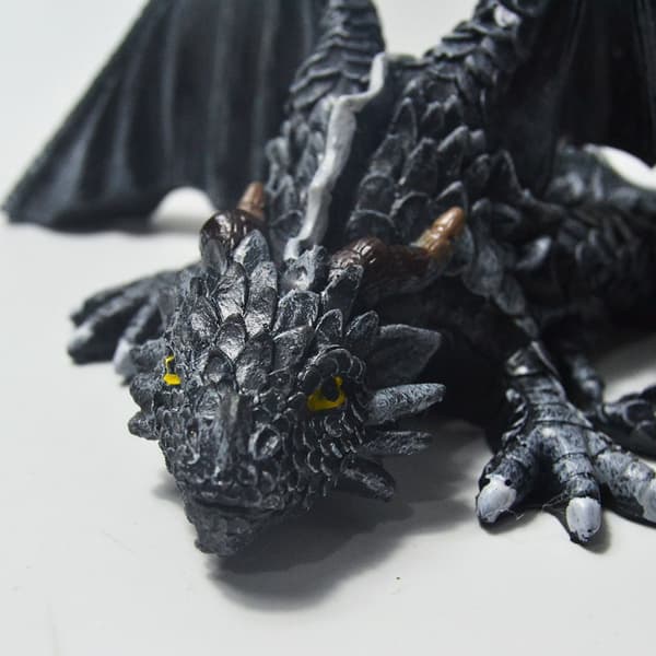 Large Crouching Dragon Gothic Dragon Halloween Decorative Resin