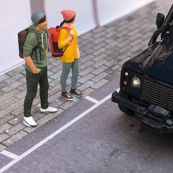 2 stk. 1/64 harpiks backpacker miniature gadescene tog diorama