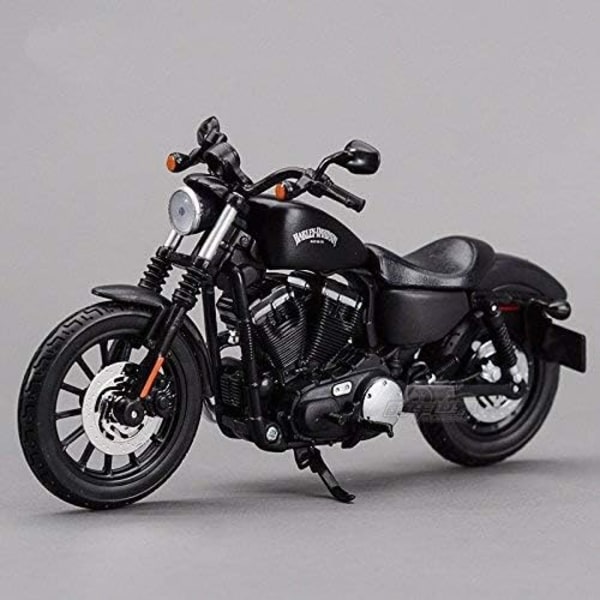 2014 Harley Davidson Sportster Iron 883 Motorcykel modell 1/12 av Maisto 32326 av Maisto