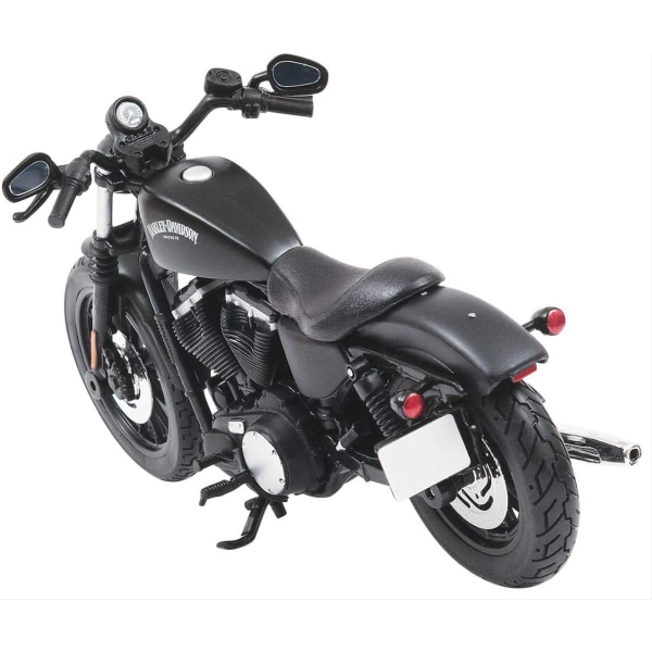 2014 Harley Davidson Sportster Iron 883 Motorcykel modell 1/12 av Maisto 32326 av Maisto