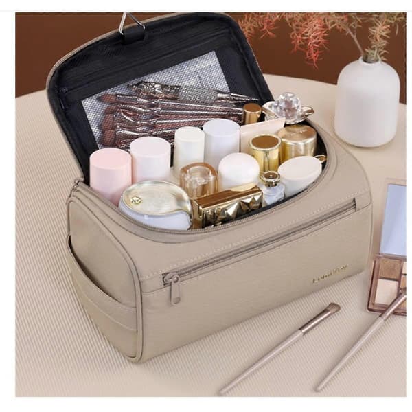 Old Money Style Taslon Waterproof Toiletry Bag — Multi-Compartment Polyester Travel Toiletry Bag, Compact Luxury Makeup