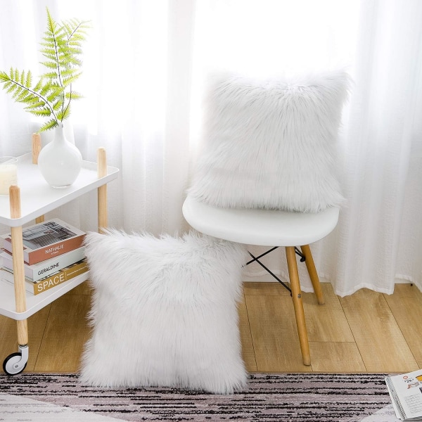 Set med 2 hvite dekorative fluffy putetrekk Ny luksusserie Merino Style Faux Fur Throw Pillow Covers Square Fuzzy Cushion Case 18x18 tommer