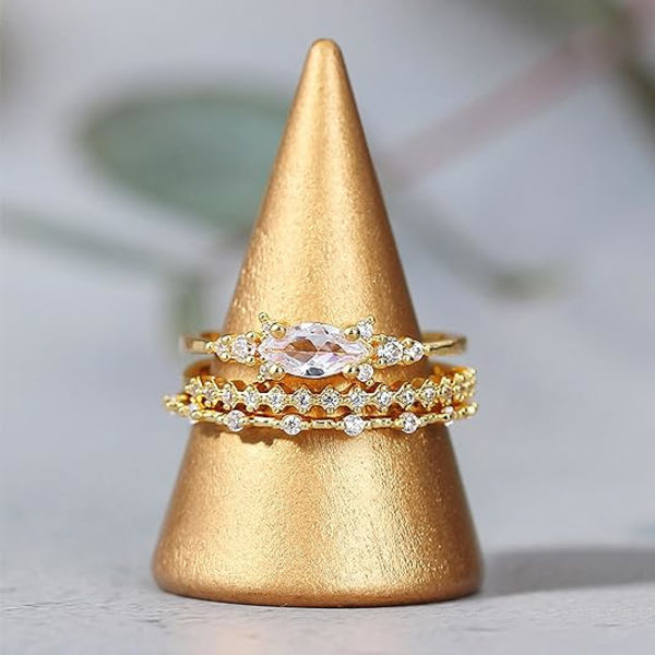 Ikke-anløbende stablebare guldringe til kvinder - Trendy Dainty 14K guld stablebare kubisk zirkonia tommelfingerring sæt - Løftering til forlovelse - Størrelse 7