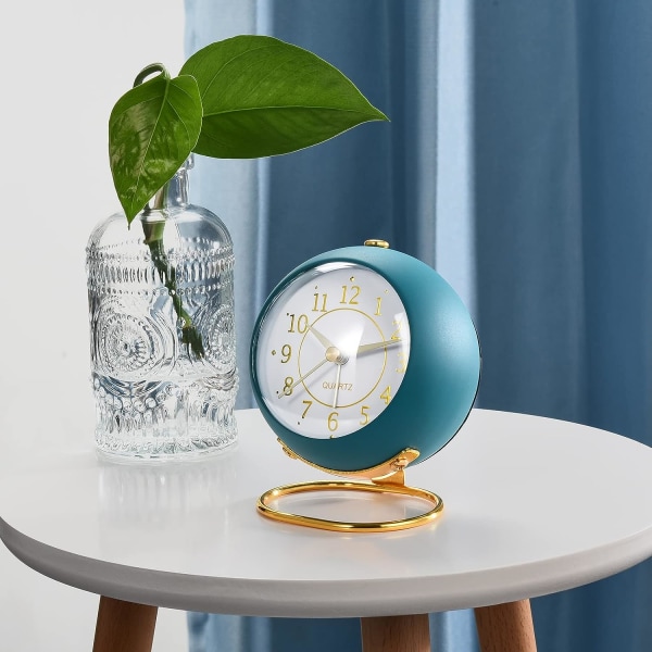 Analog väckarklocka, retro bakgrundsbelysning söt minimalistisk design liten skrivbordsur med nattlampa, tyst ingen tick, batteridriven - Blå