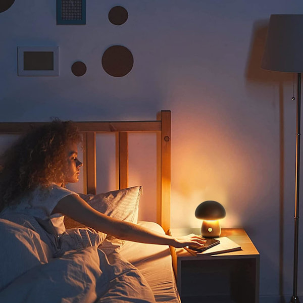 Svampe lampe til soveværelse, bærbar dæmpbar sengelampe med USB-opladning, trådløs natlampe i træ (medium, valnød)