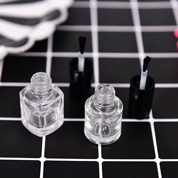 1 st 5 ml genomskinligt glas tom nagellacksflaskabehållare med ett L Square