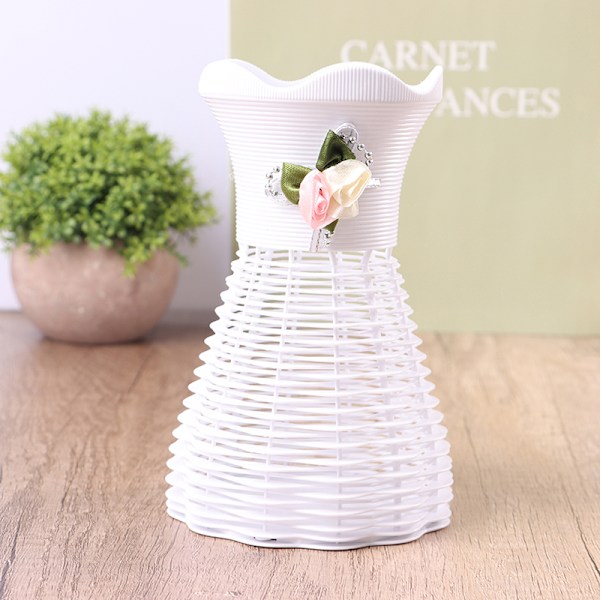 Modern Blomvas Vit Rosa Blå Plast Vas Blomkruka Bask 8.5*10*16cm