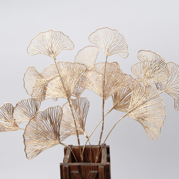 1 STK Gyllene dekorativ blomma ginkgo blad plast blad trä fes