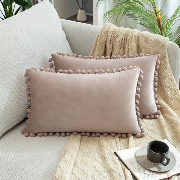 Pakke med 2 dekorative pynteputer, myke partikler fløyel ensfargede putetrekk med pom-poms for sofa soverom bil (12 x 20 tommer, rosa blanding grå)