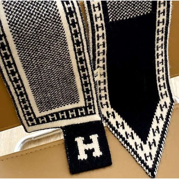 Syksyn ja talven huivi Musta Lämmin Kirjain Neulotu Wool Lämmin Pieni Huivi