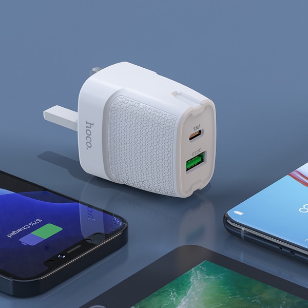 hoco. C85B Yilang dobbelt-port PD20W+QC3.0 lader egnet for Apple 12 britisk standard hurtigladehode