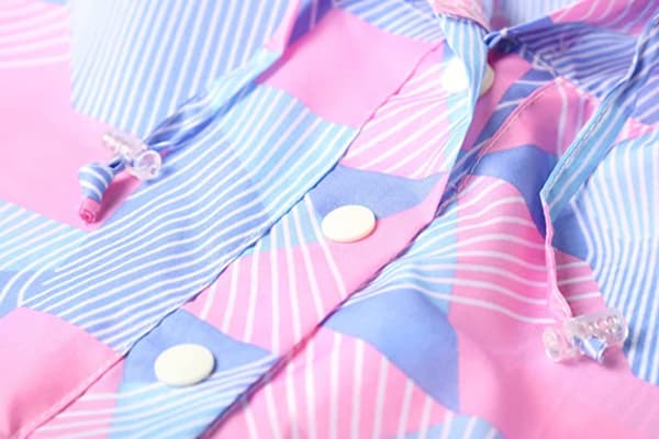 Barne regnponcho med hette, geometrisk rosa, S