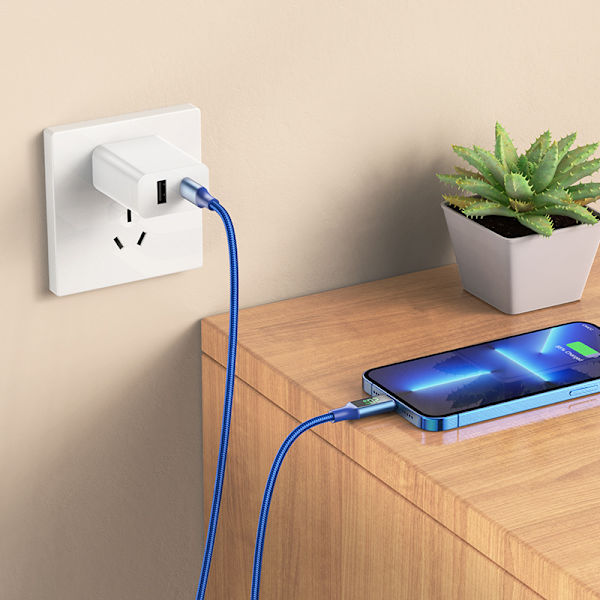Borofone BU32 näytönäyttöinen PD-latausdatakaapeli, sopii Apple 13 -puhelimelle, PD20W pikalatausdatakaapeli