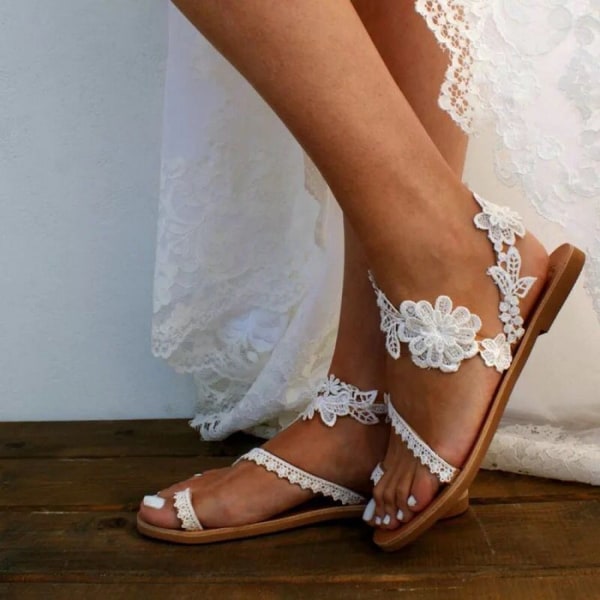 Platta sandaler för bröllop för kvinnor Vita spetssandaler Strandsandaler Bröllopsfestklänning Vit klänning Sandaler----Vit（Storlek 42）