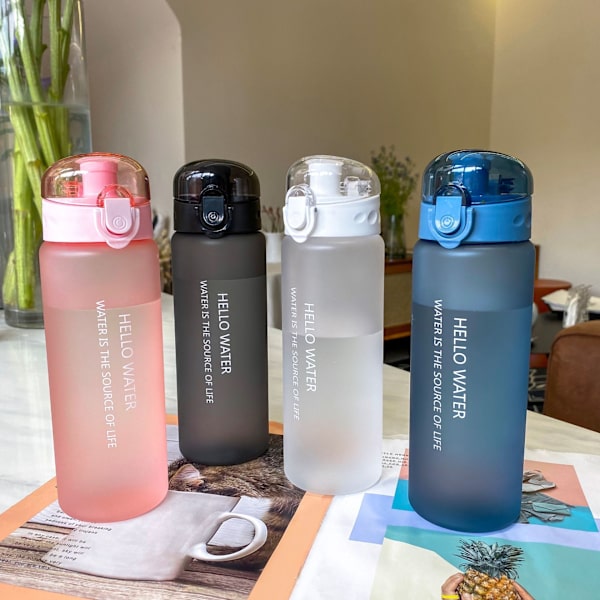 Ny frostad plast bärbar mugg student utomhus vattenmugg frostad svart 780ml