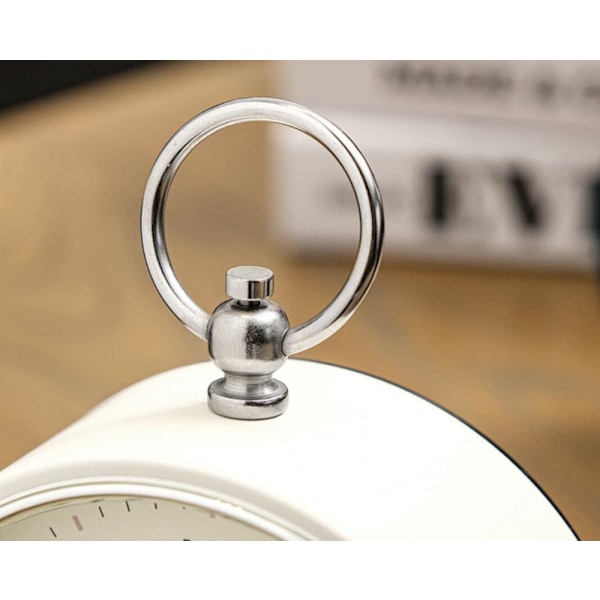 SAYTAY Analog Klocka Larm Klocka Icke Ticking med Nattljus Snooze Funktion Tyst Rund Retro Batteridriven Crescendo 4 tum Liten Enkelt Design Tabl