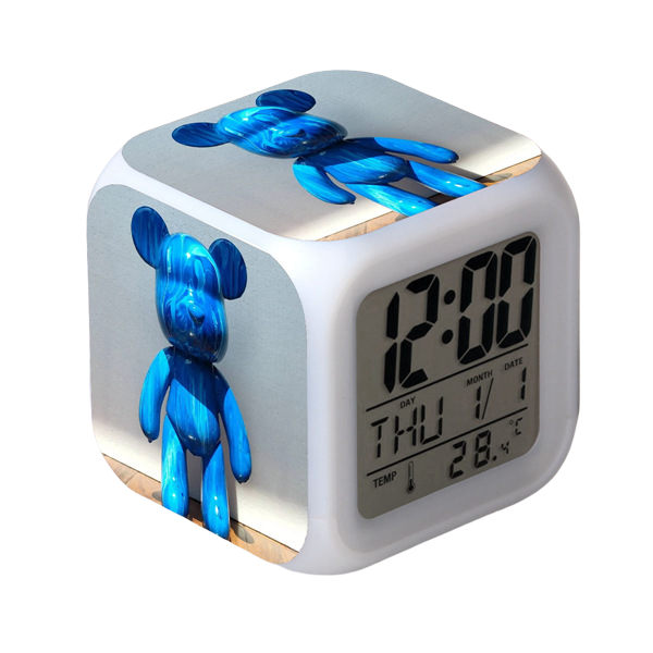 Cartoon Fluid Violent Bear Väckarklocka LED fyrkantig klocka Digital väckarklocka med tid, temperatur, alarm, datum